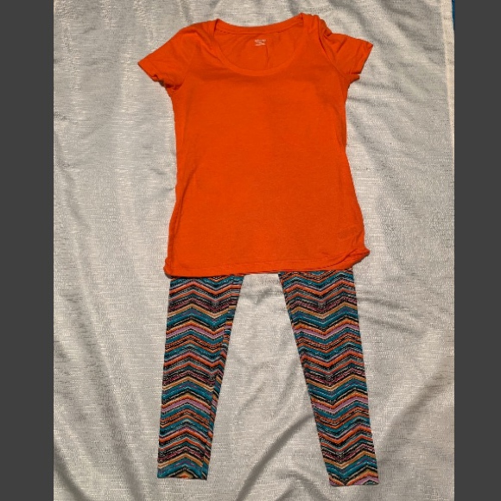 LulaRoe leggings and Mossimo T-shirt set!